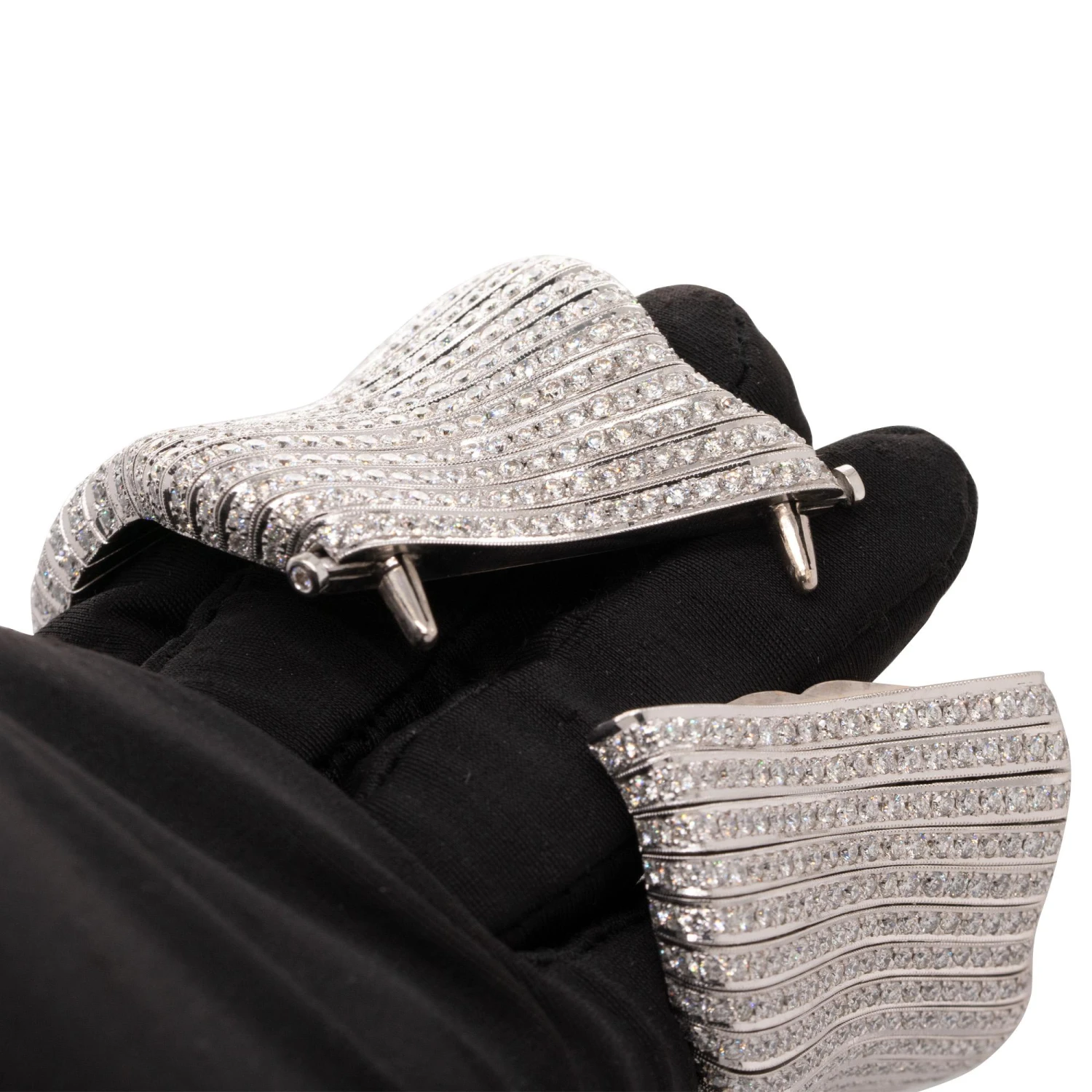 Unknown 30 Carat Round Cut Diamond Pave Wavy Bangle 4 Unknown 30 Carat Round Cut Diamond Pave Wavy Bangle – Image 2