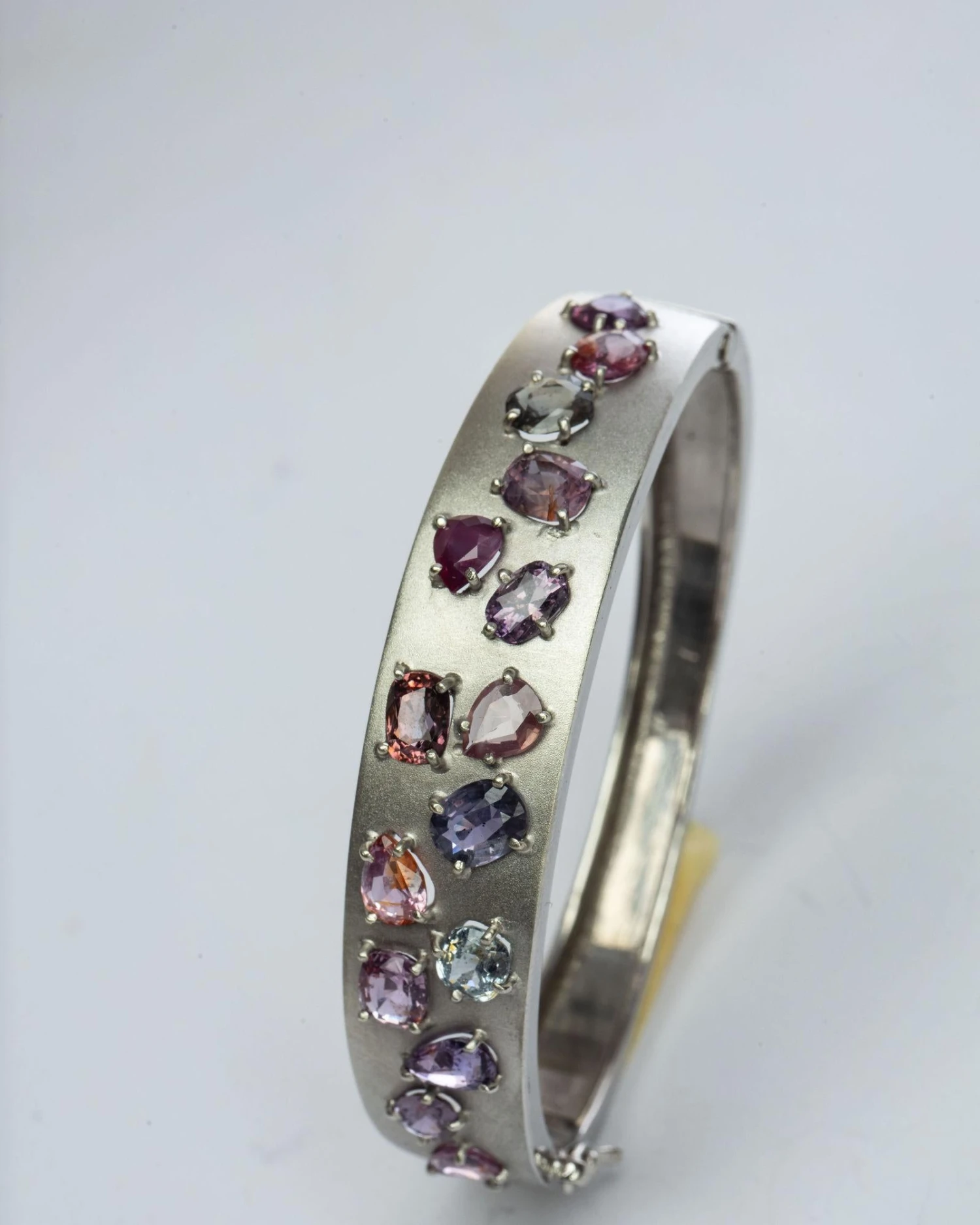 Unknown Certified 6.10 Ctw Natural Origin Mixed Sapphire And Ruby Platinum Silver Bangle 4 Unknown Certified 6.10 Ctw Natural Origin Mixed Sapphire And Ruby Platinum Silver Bangle – Image 2