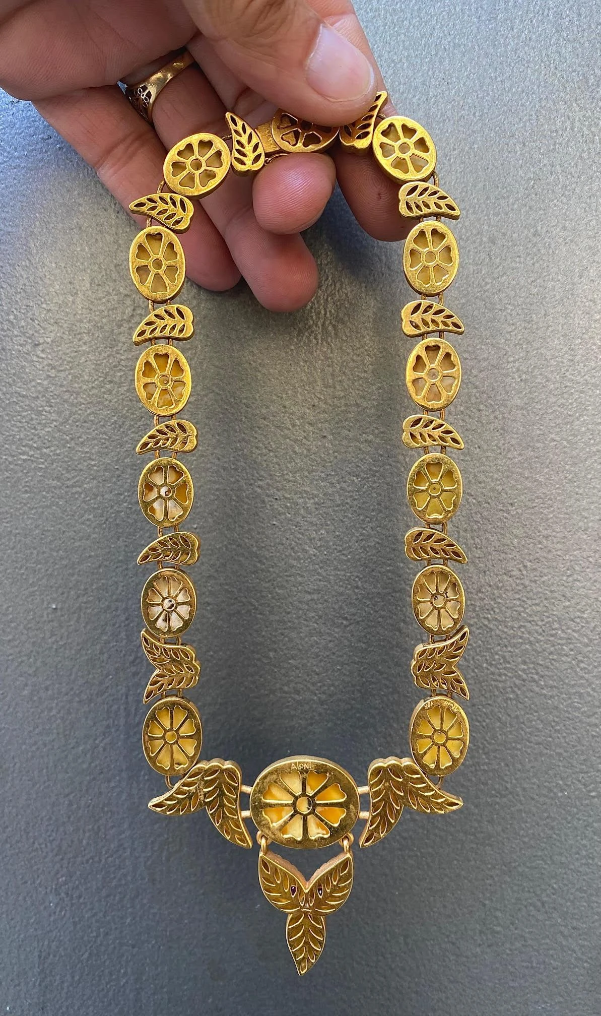 Handmade Carved Amber 18k And 24k Gold Choker Necklace 7 Handmade Carved Amber 18k And 24k Gold Choker Necklace – Image 5