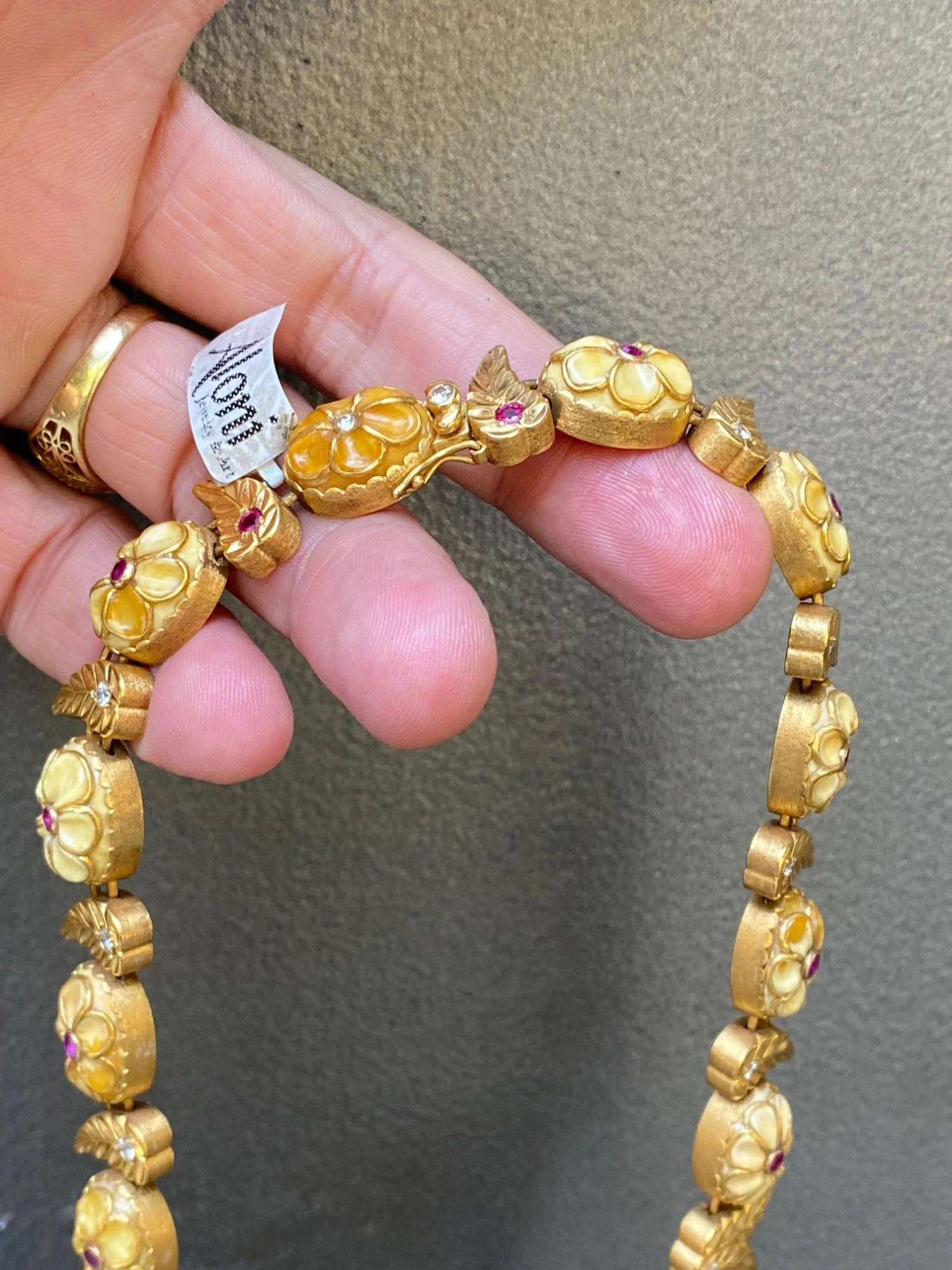 Handmade Carved Amber 18k And 24k Gold Choker Necklace 8 Handmade Carved Amber 18k And 24k Gold Choker Necklace – Image 6