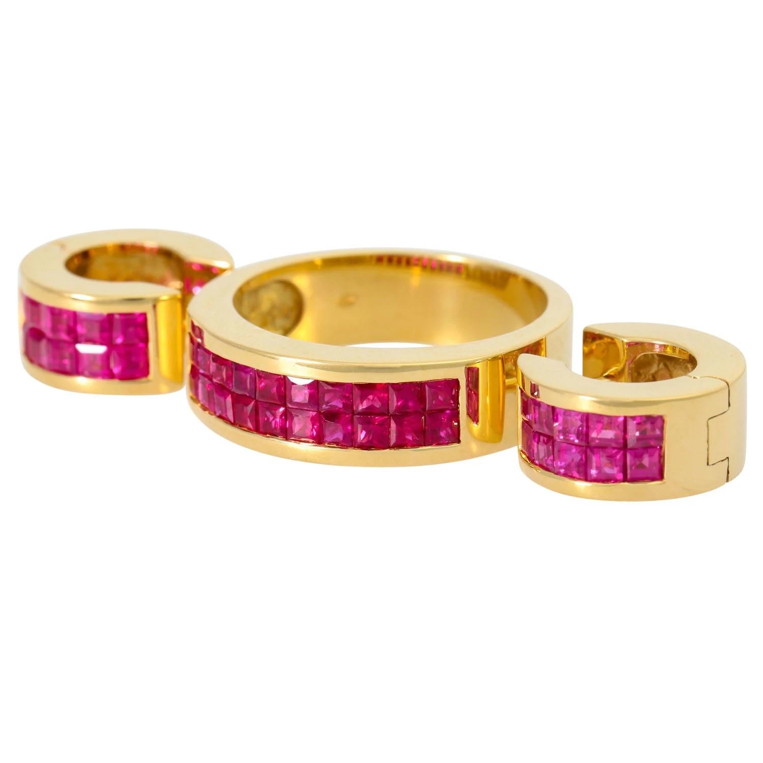 Unknown Jewelery Set Ring And Hoop Earrings With Ruby Carrés 5 Unknown Jewelery Set Ring And Hoop Earrings With Ruby Carrés – Image 3