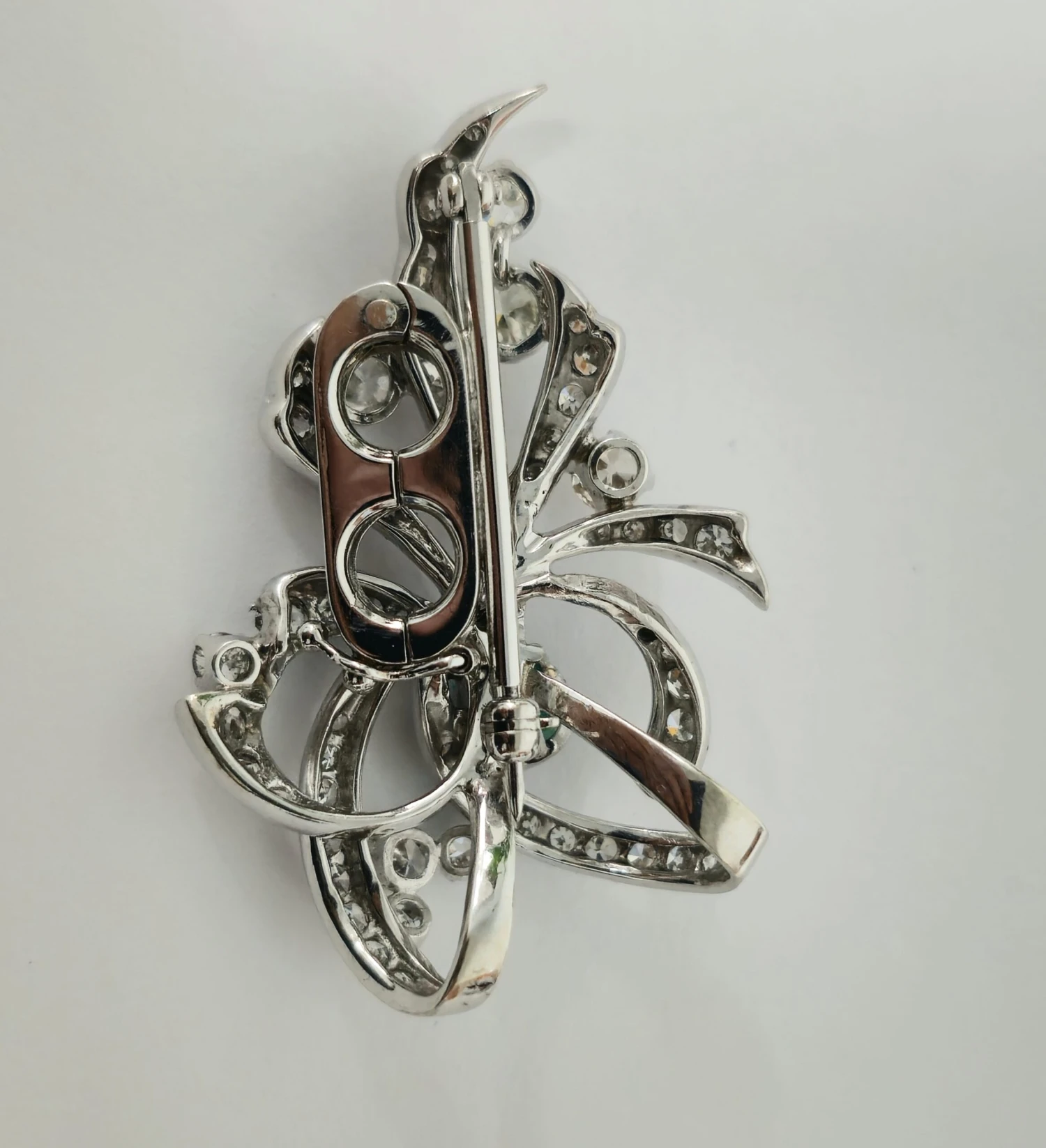 Unknown Art Deco Natural Colombian Emerald Diamond Pin In 14k White Gold 7 Unknown Art Deco Natural Colombian Emerald Diamond Pin In 14k White Gold – Image 5