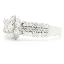 Unknown 14 Karat White Gold Diamond Floral Cluster Ring -Mode Bijouterie Magasin 130 2207 4 master
