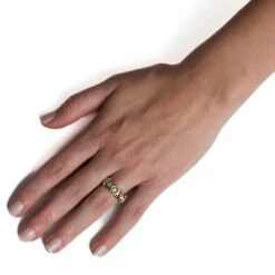 Tiffany & Co. By Jean Schlumberger Sixteen Stone Ring 20 Tiffany & Co. By Jean Schlumberger Sixteen Stone Ring -Mode Bijouterie Magasin 136 40f master