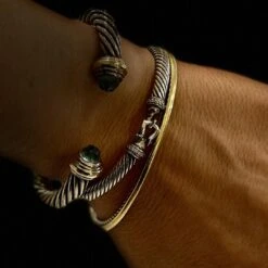 David Yurman Sterling Silver & 14K Yellow Gold Blue Topaz Cable Classic Bracelet 20 David Yurman Sterling Silver & 14K Yellow Gold Blue Topaz Cable Classic Bracelet -Mode Bijouterie Magasin 137024 137022 137023 03 master