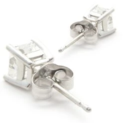 Unknown 14 Karat White Gold Princess Cut Diamond Stud Earrings -Mode Bijouterie Magasin 155 259 4 master