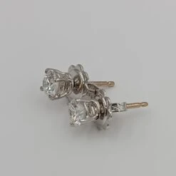 0.60 Carat VS G Color Diamond Light Point Stud White Gold Earrings 16 0.60 Carat VS G Color Diamond Light Point Stud White Gold Earrings -Mode Bijouterie Magasin 1684839103097 master