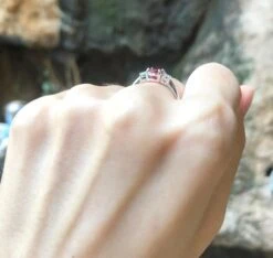 Unknown Ruby With Diamond Ring Set In 18 Karat White Gold Settings -Mode Bijouterie Magasin 186AD1D3 B3AF 48F8 B25E 2641479EB958 master