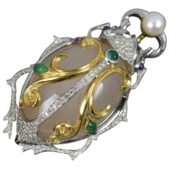 Unknown Incredible 18ct Gold Agate Sapphire Emerald Pearl Diamond Beetle Brooch 44.7g