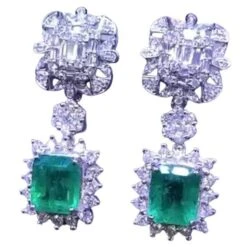Amazing 8.61 Carats Of Emeralds And Diamonds On Earrings