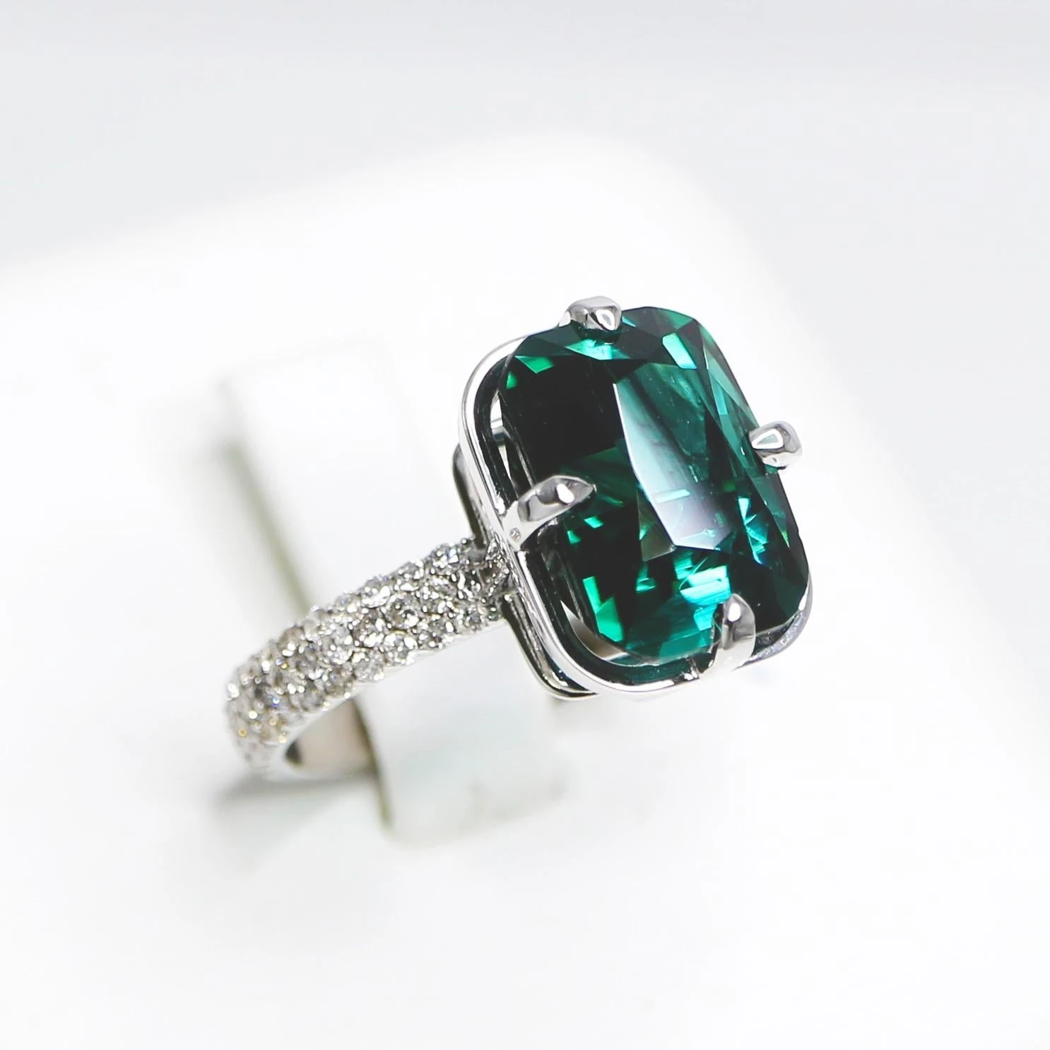 GIA 18k 6.26 Carat Indicolite Tourmaline Antique Art Deco Style Engagement Ring 7 GIA 18k 6.26 Carat Indicolite Tourmaline Antique Art Deco Style Engagement Ring – Image 5