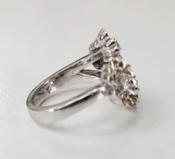 14 Karat White Gold "Bouquet" Of Colored Stones Flowers Ring 13 14 Karat White Gold "Bouquet" Of Colored Stones Flowers Ring -Mode Bijouterie Magasin 20190401 121620 master