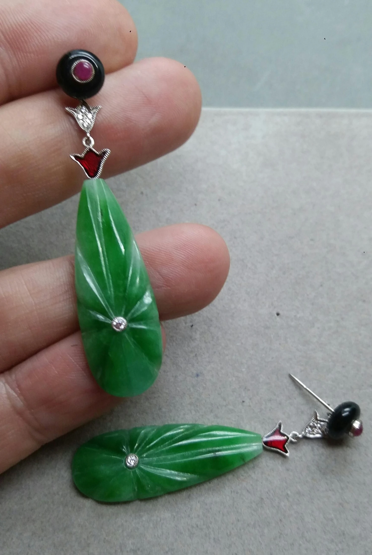 Art Deco Style Engraved Jade Ruby Black Onyx Gold Diamonds Enamel Drop Earrings 8 Art Deco Style Engraved Jade Ruby Black Onyx Gold Diamonds Enamel Drop Earrings – Image 6