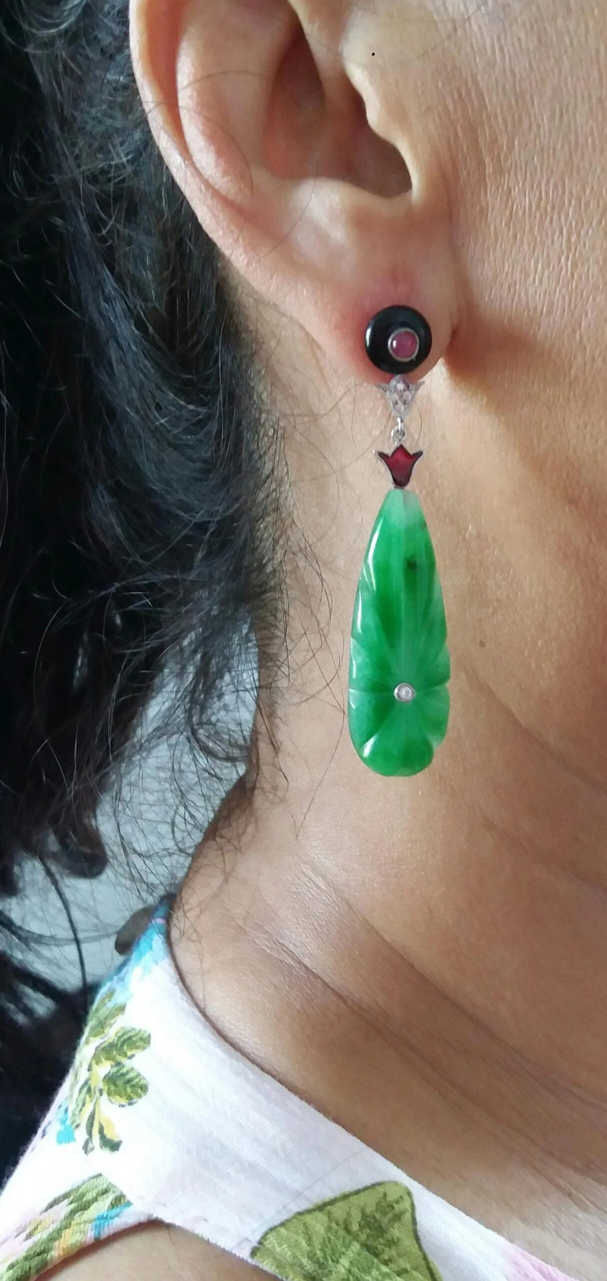 Art Deco Style Engraved Jade Ruby Black Onyx Gold Diamonds Enamel Drop Earrings 11 Art Deco Style Engraved Jade Ruby Black Onyx Gold Diamonds Enamel Drop Earrings – Image 9