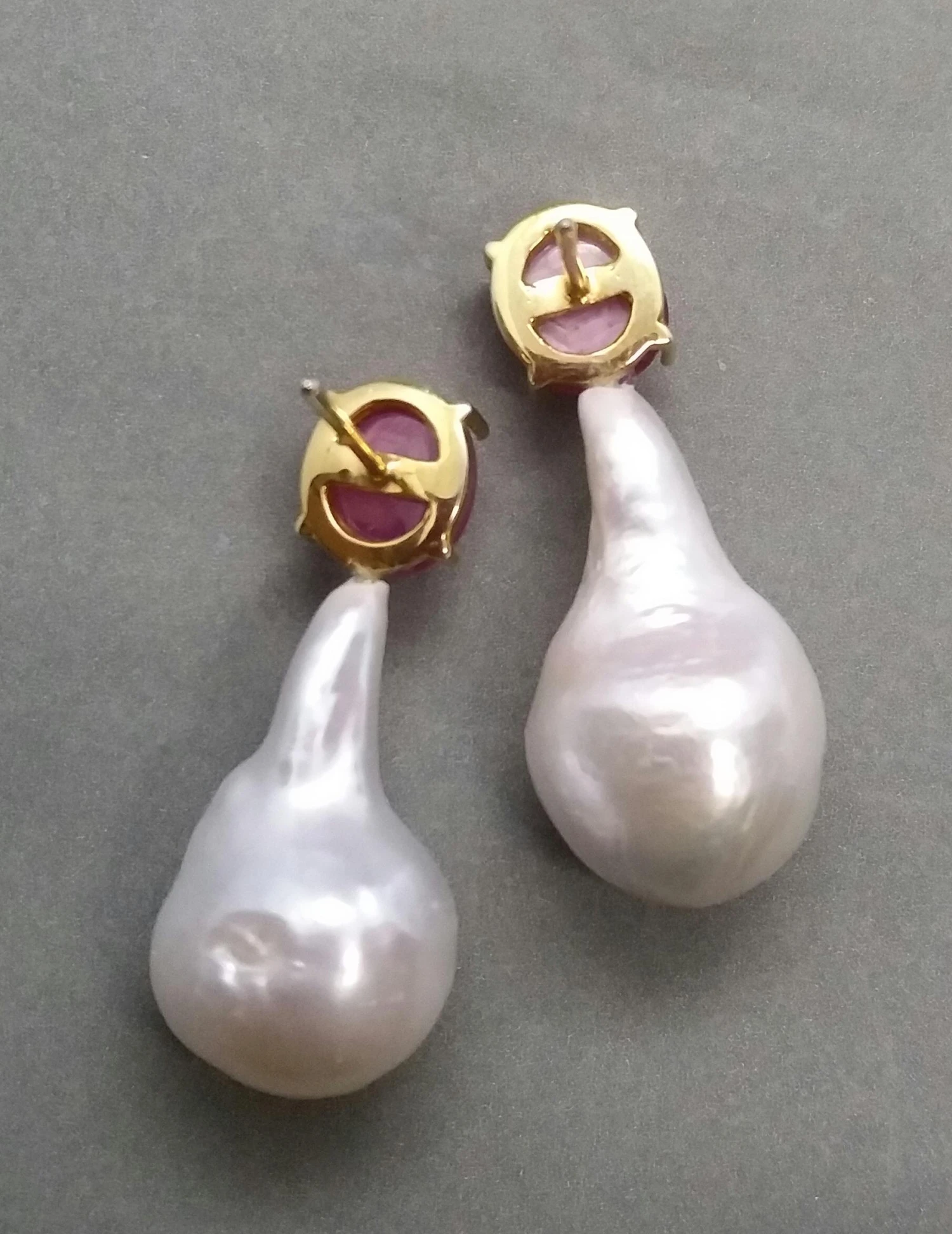 Big Size Pear Shape Baroque Pearls Oval Ruby Cabochon 14 Karat Gold Earrings 9 Big Size Pear Shape Baroque Pearls Oval Ruby Cabochon 14 Karat Gold Earrings – Image 7