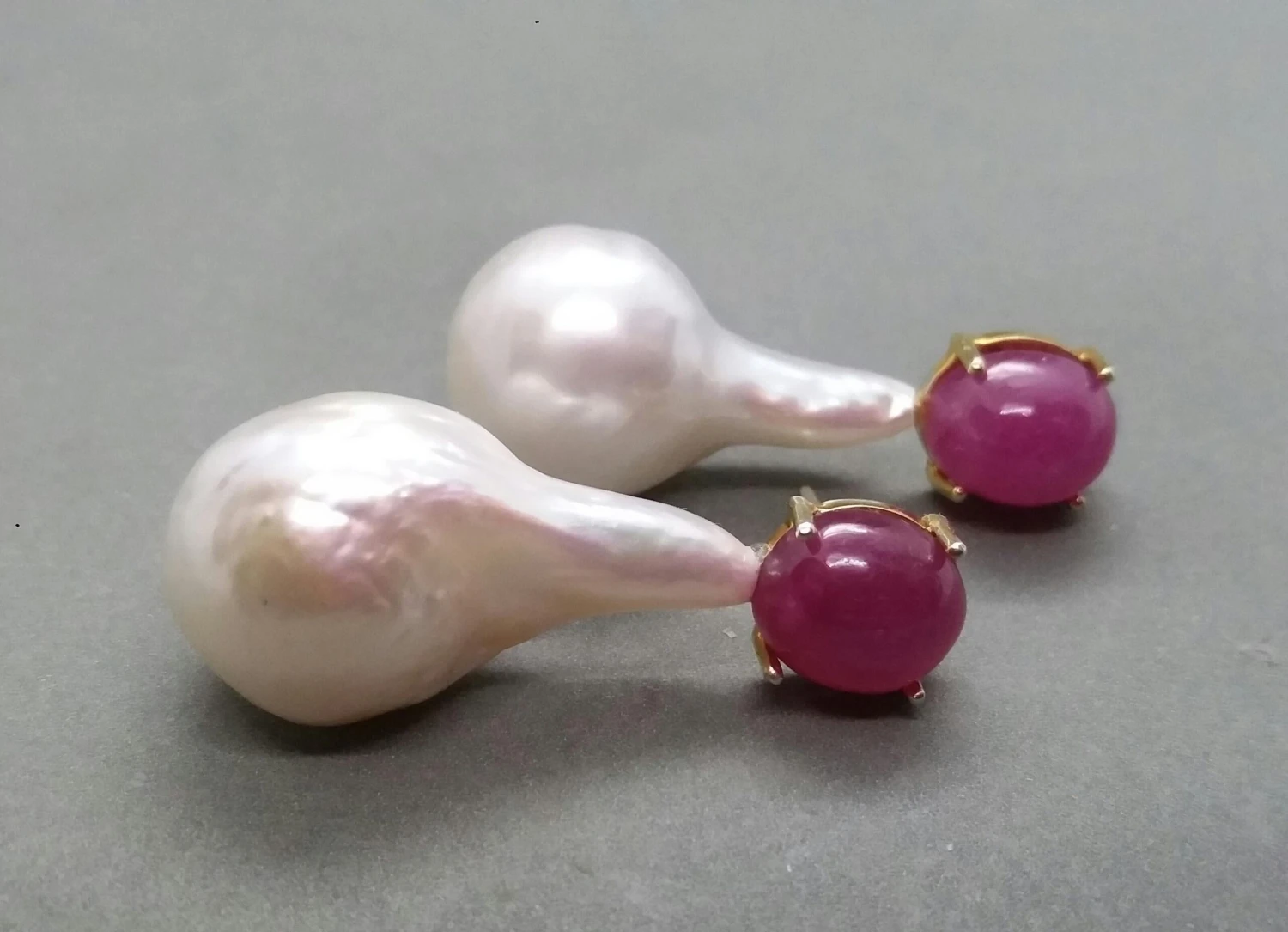 Big Size Pear Shape Baroque Pearls Oval Ruby Cabochon 14 Karat Gold Earrings 7 Big Size Pear Shape Baroque Pearls Oval Ruby Cabochon 14 Karat Gold Earrings – Image 5