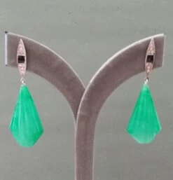 Art Deco Style Gold Diamonds Enamel Kite Shape Engraved Jades Dangle Earrings -Mode Bijouterie Magasin 20210610 204515 master