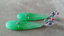 Tutti Frutti Ruby Sapphire Emerald Gold Diamonds Enamel Jade Dangle Earrings 17 Tutti Frutti Ruby Sapphire Emerald Gold Diamonds Enamel Jade Dangle Earrings -Mode Bijouterie Magasin 20210718 151803 master