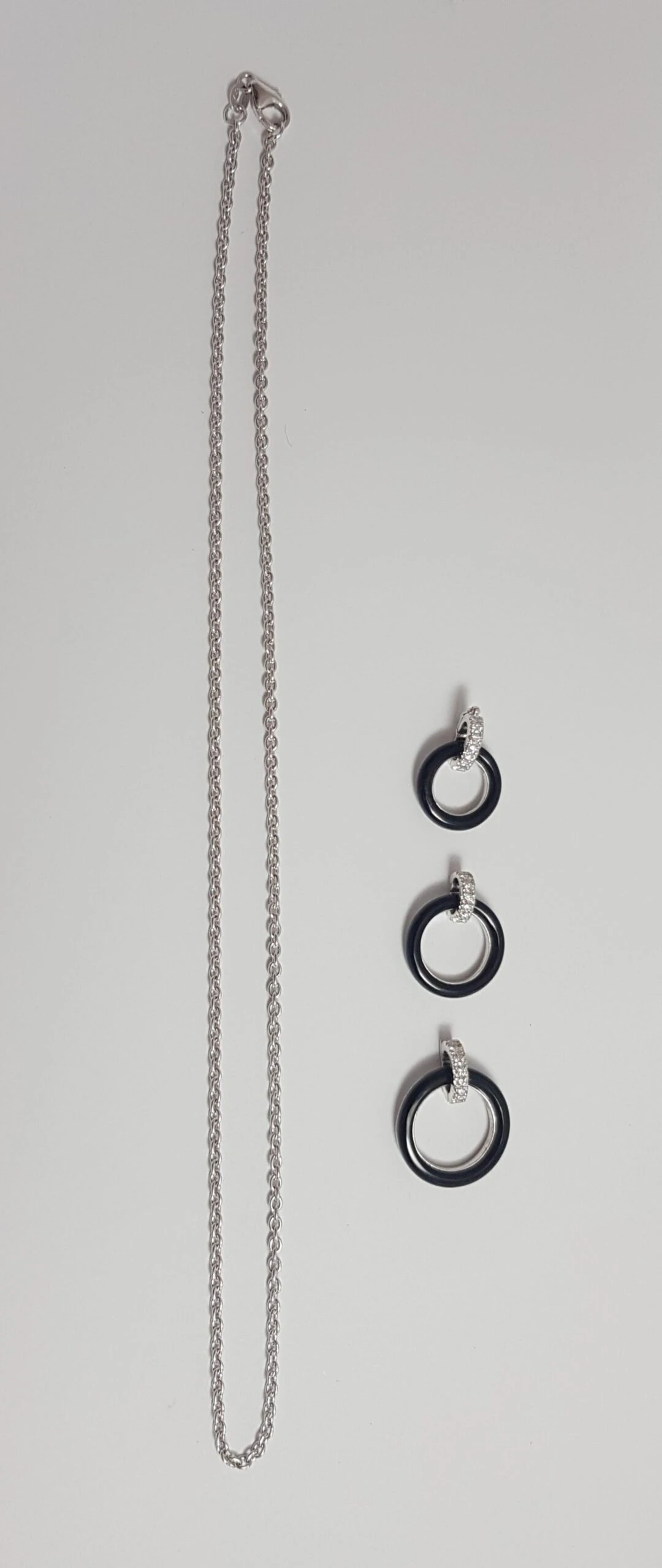 Unknown Onyx With Diamond Necklace Set In 18 Karat White Gold Settings 6 Unknown Onyx With Diamond Necklace Set In 18 Karat White Gold Settings – Image 4