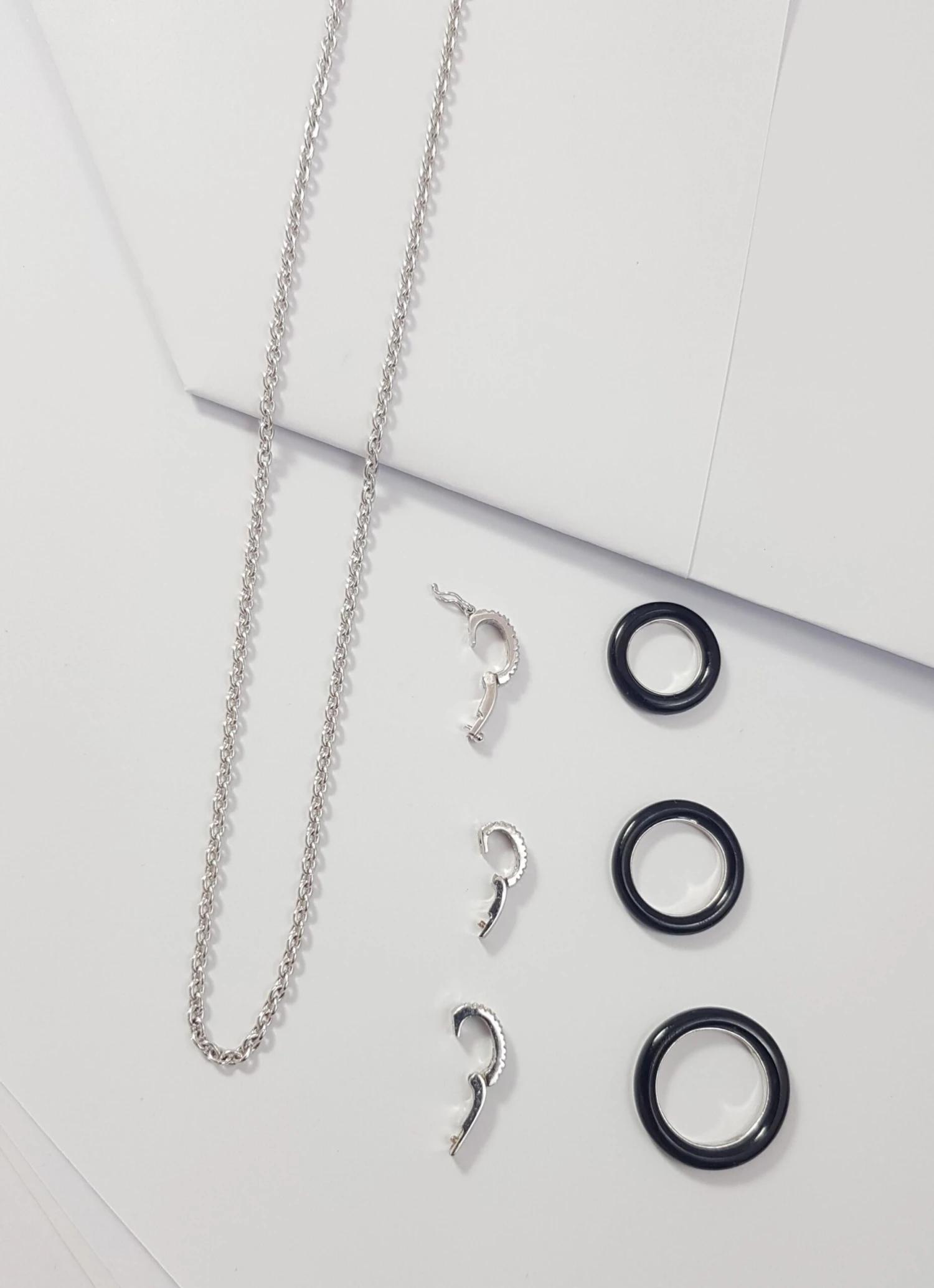 Unknown Onyx With Diamond Necklace Set In 18 Karat White Gold Settings 14 Unknown Onyx With Diamond Necklace Set In 18 Karat White Gold Settings – Image 12