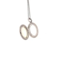 Oval Locket Pendant Solid 18k White Gold 4 Diamonds 0.04ct H VS -Mode Bijouterie Magasin 2022 11 04 10 44 23 rqBFo master