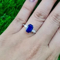 Unknown Blue 3 Carat Sapphire Ring With Side Diamonds 18Karat Gold -Mode Bijouterie Magasin 20230427 142428 master