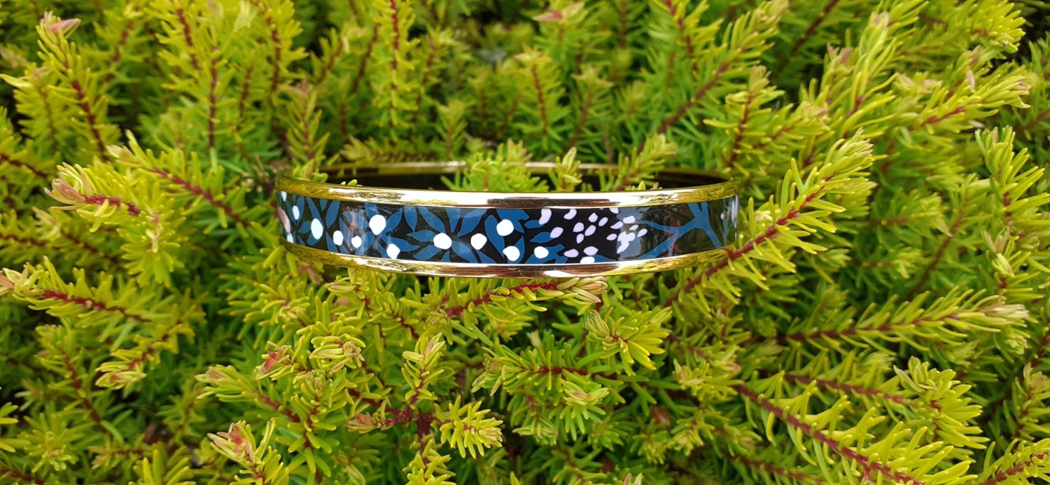 Hermès Enamel Bracelet Dans Un Jardin Anglais Shirley Rosé Ghw Size 70 GM 6 Hermès Enamel Bracelet Dans Un Jardin Anglais Shirley Rosé Ghw Size 70 GM – Image 4