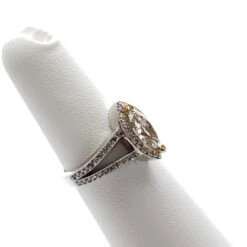 14k Two-Tone 1.34Carat Marquise-Cut Diamond Halo Engagement Ring 16 14k Two-Tone 1.34Carat Marquise-Cut Diamond Halo Engagement Ring -Mode Bijouterie Magasin 20230609 1686354085765 master