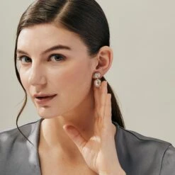 Syna Yellow Gold Rock Crystal And Pink Spinel Earrings With Diamonds -Mode Bijouterie Magasin 2023 0318 SYNA ONFIGURE9136 master