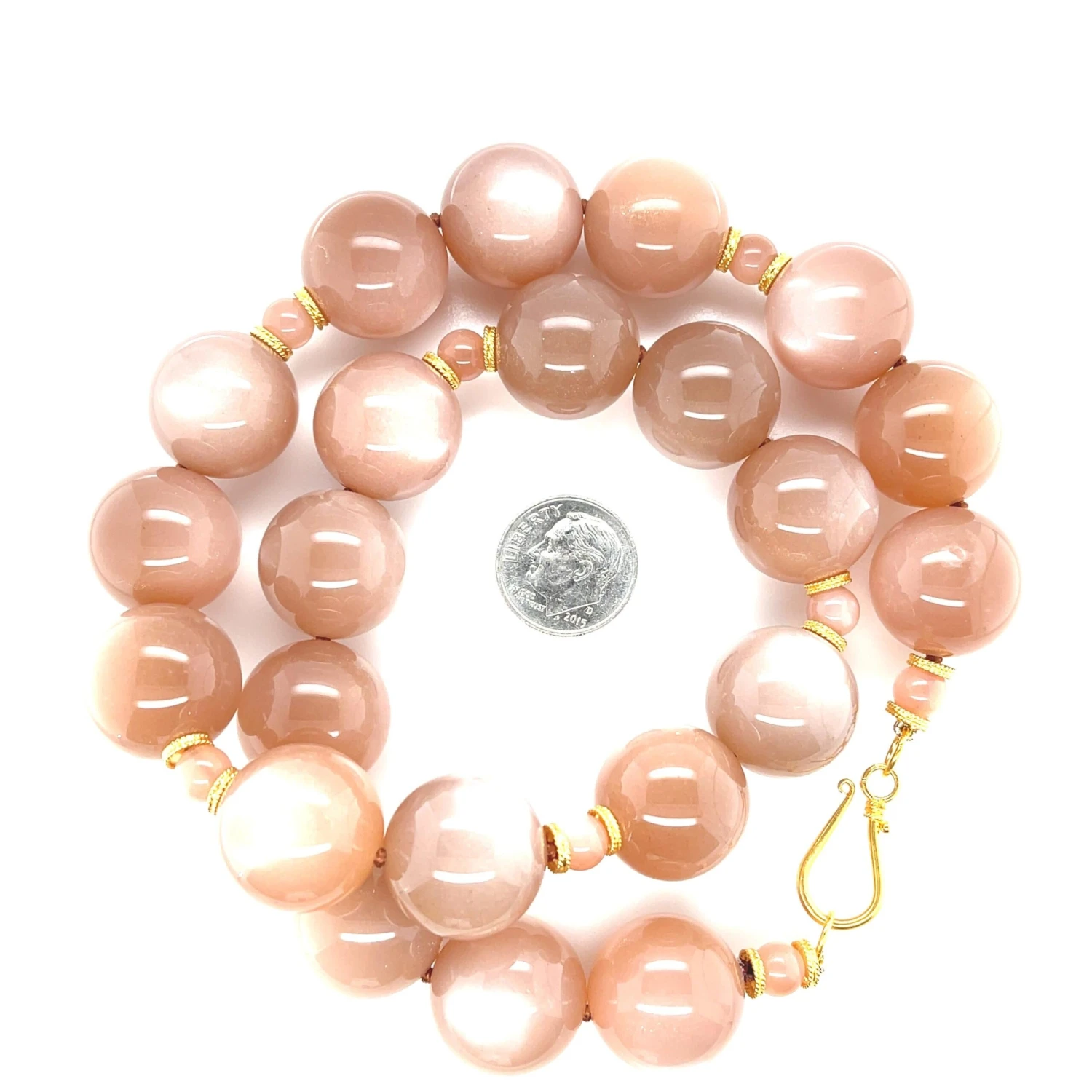 Peach Moonstone Beaded Necklace With Yellow Gold Clasp 6 Peach Moonstone Beaded Necklace With Yellow Gold Clasp – Image 4