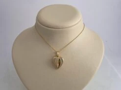 Polished Heart Locket Pendant Necklace - 18k Yellow Gold - 6 Diamonds 0.09 Ct 18 Polished Heart Locket Pendant Necklace - 18k Yellow Gold - 6 Diamonds 0.09 Ct -Mode Bijouterie Magasin 2023 05 02 14 14 00 1684599159532 master
