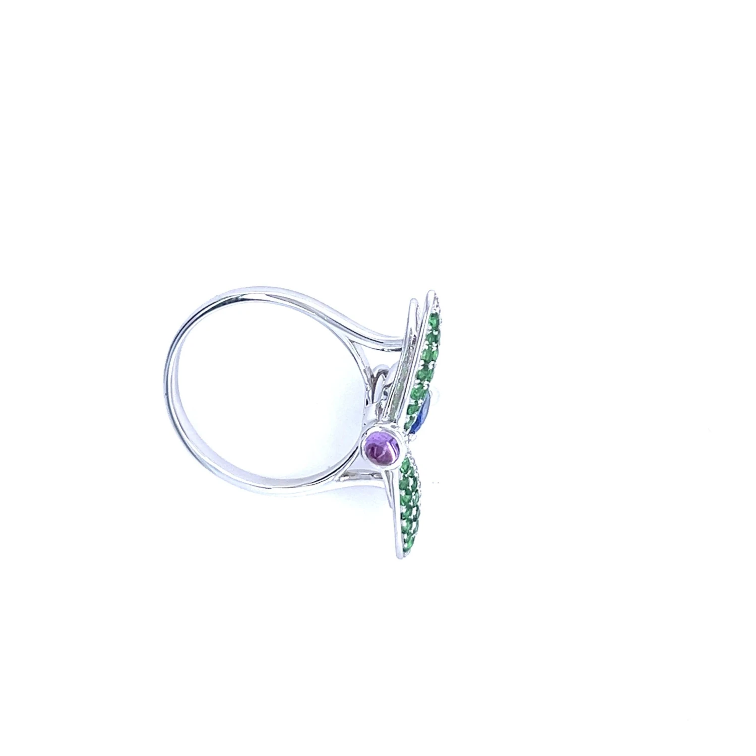 18k White Gold Green Garnet Bee Ring 7 18k White Gold Green Garnet Bee Ring – Image 5