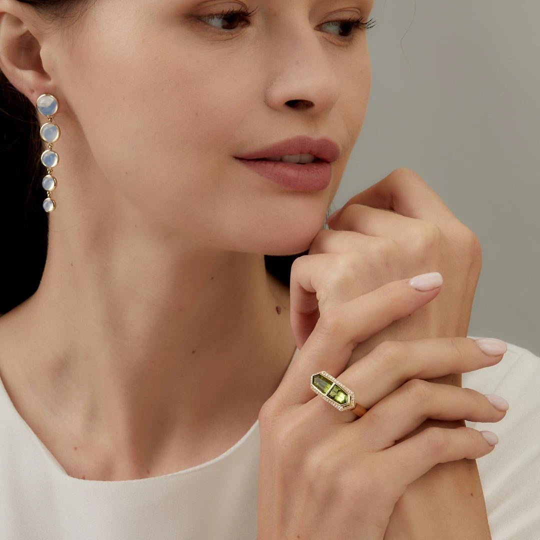 Syna Yellow Gold Geometrix Peridot And Diamond Ring 6 Syna Yellow Gold Geometrix Peridot And Diamond Ring – Image 4