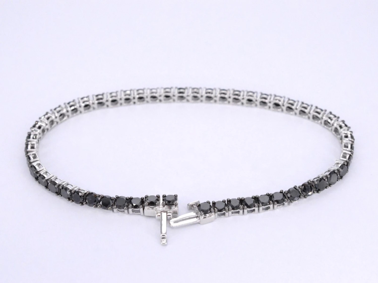 Unknown White Gold Tennis Bracelet Set With Black Diamonds 5 Unknown White Gold Tennis Bracelet Set With Black Diamonds – Image 3