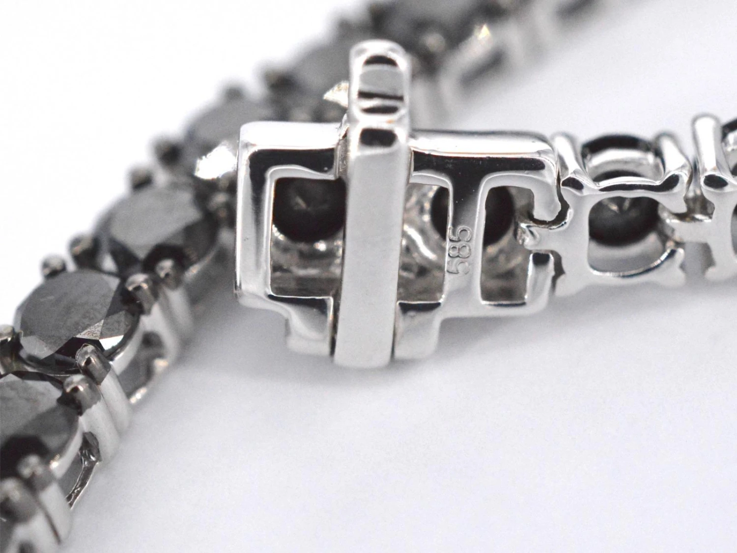 Unknown White Gold Tennis Bracelet Set With Black Diamonds 9 Unknown White Gold Tennis Bracelet Set With Black Diamonds – Image 7