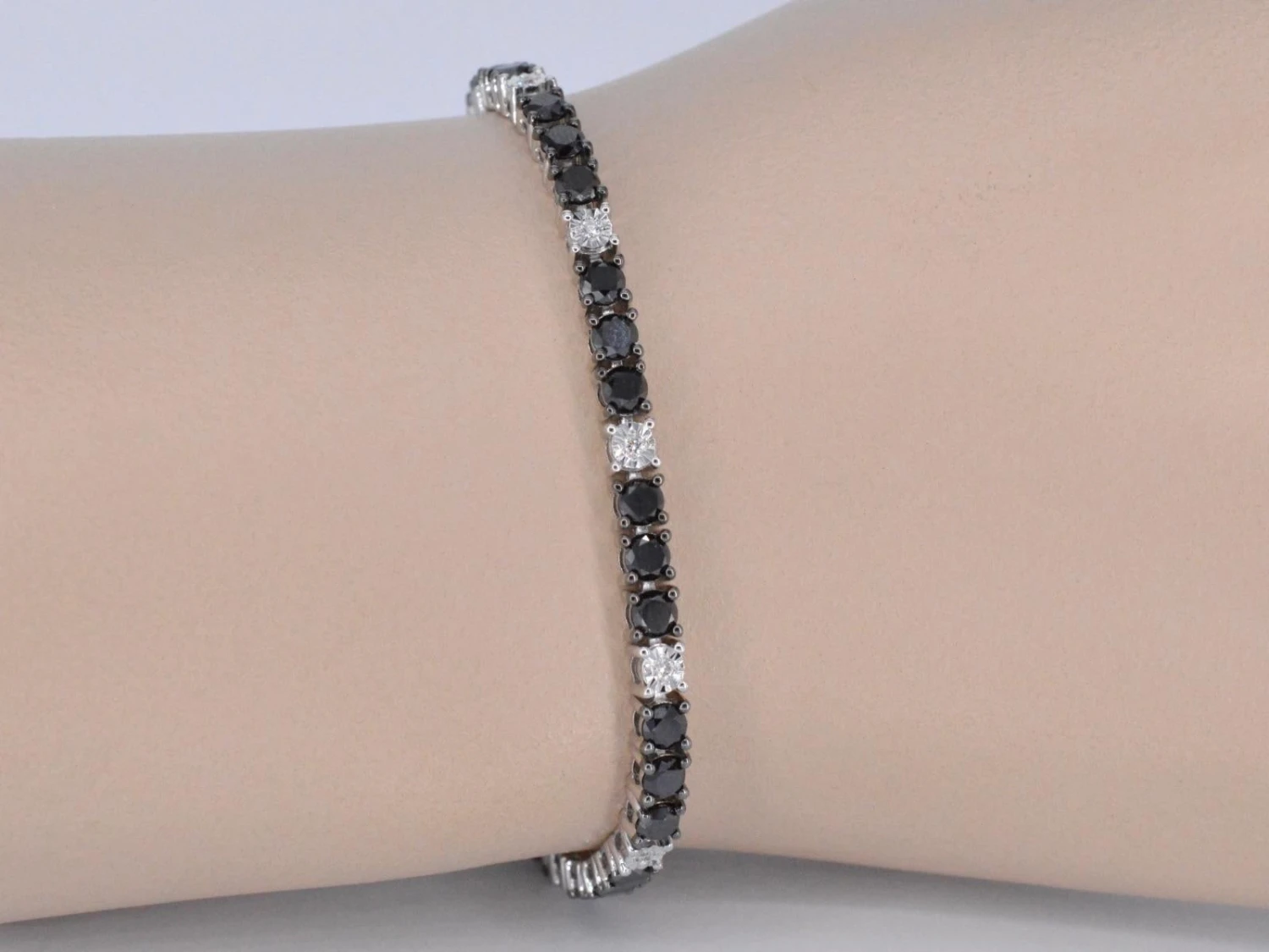 Unknown White Gold Tennis Bracelet Set With Black And White Diamonds 4 Unknown White Gold Tennis Bracelet Set With Black And White Diamonds – Image 2
