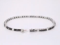 Unknown White Gold Tennis Bracelet Set With Black And White Diamonds 12 Unknown White Gold Tennis Bracelet Set With Black And White Diamonds -Mode Bijouterie Magasin 2119 3 master
