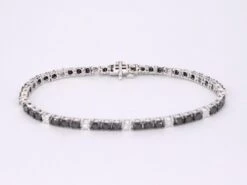 Unknown White Gold Tennis Bracelet Set With Black And White Diamonds 14 Unknown White Gold Tennis Bracelet Set With Black And White Diamonds -Mode Bijouterie Magasin 2119 5 master