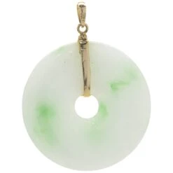 Unknown 14 Karat Yellow Gold Moss Over Snow Jade Pendant 8 Unknown 14 Karat Yellow Gold Moss Over Snow Jade Pendant -Mode Bijouterie Magasin 230 520 3 master