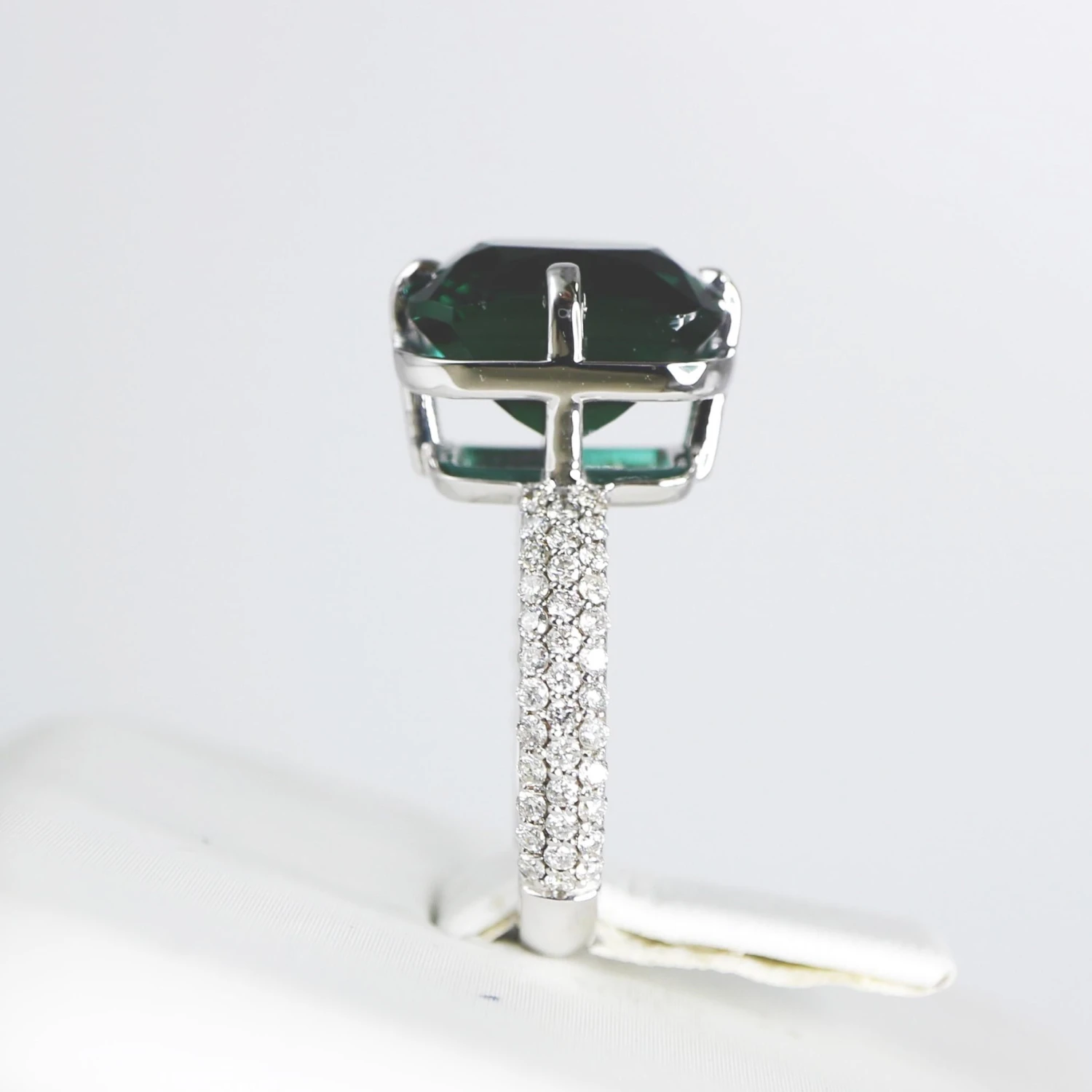 GIA 18k 6.26 Carat Indicolite Tourmaline Antique Art Deco Style Engagement Ring 8 GIA 18k 6.26 Carat Indicolite Tourmaline Antique Art Deco Style Engagement Ring – Image 6