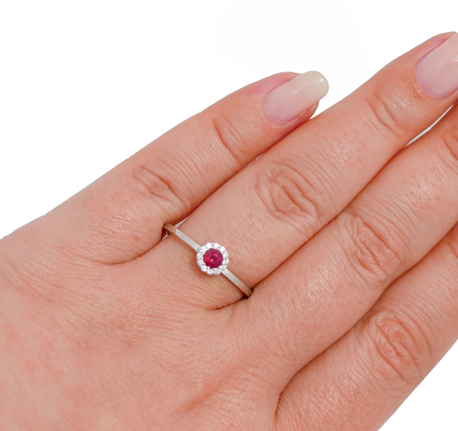 Unknown Ruby, Diamonds, 18 Karat White Gold Ring 6 Unknown Ruby, Diamonds, 18 Karat White Gold Ring – Image 4