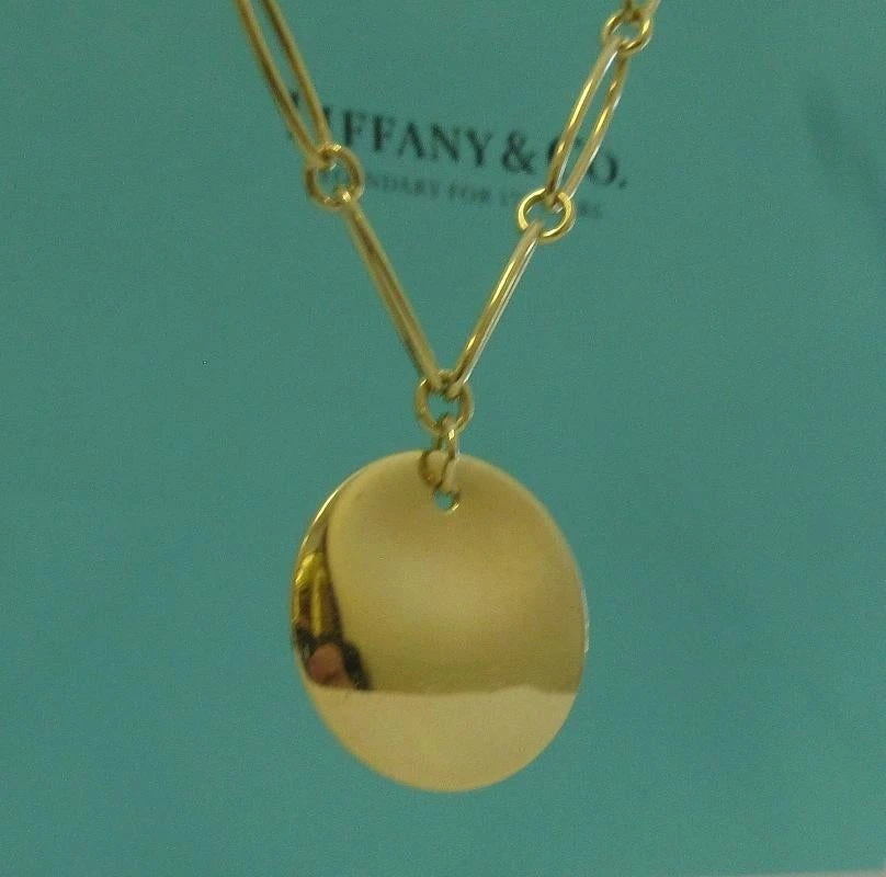 Tiffany & Co. 18Karat Gold Elsa Peretti Round Charm Oval Link Bracelet 5 Tiffany & Co. 18Karat Gold Elsa Peretti Round Charm Oval Link Bracelet – Image 3