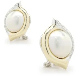 Unknown 18 Karat Yellow And White Gold Pearl And Diamond Earrings 9 Unknown 18 Karat Yellow And White Gold Pearl And Diamond Earrings -Mode Bijouterie Magasin 310 322 4 master