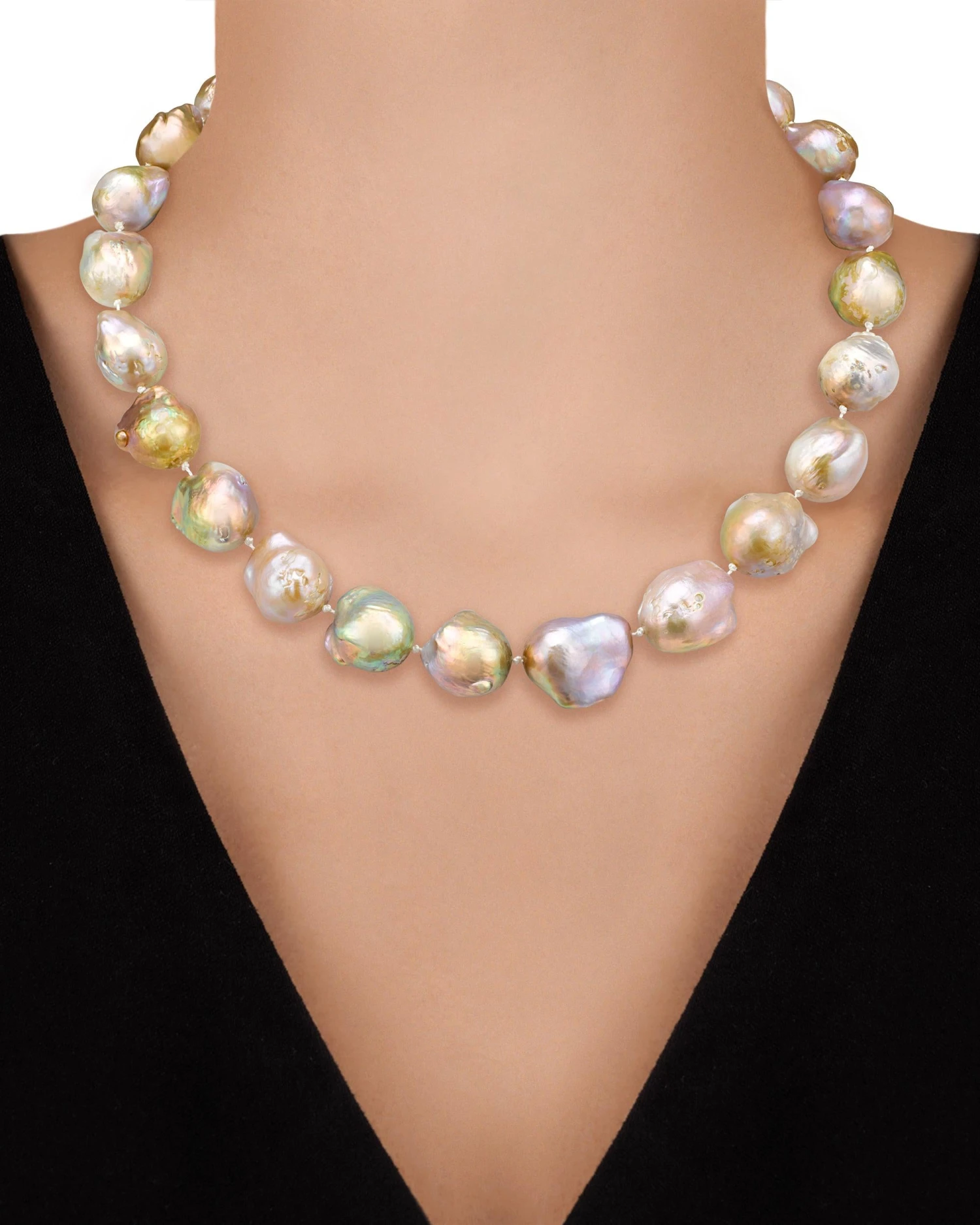 Unknown Yangtze Fireball Pearl Necklace 5 Unknown Yangtze Fireball Pearl Necklace – Image 3