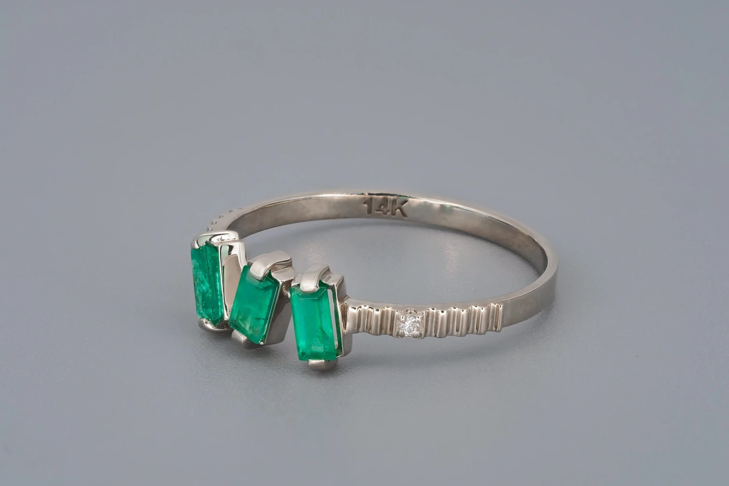 Baguette Emeralds And Diamonds 14k Gold Ring. 3 Gemstone Ring. 5 Baguette Emeralds And Diamonds 14k Gold Ring. 3 Gemstone Ring. – Image 3