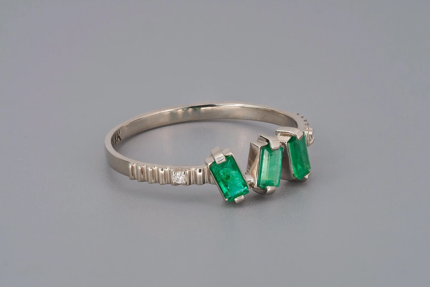 Baguette Emeralds And Diamonds 14k Gold Ring. 3 Gemstone Ring. 6 Baguette Emeralds And Diamonds 14k Gold Ring. 3 Gemstone Ring. – Image 4