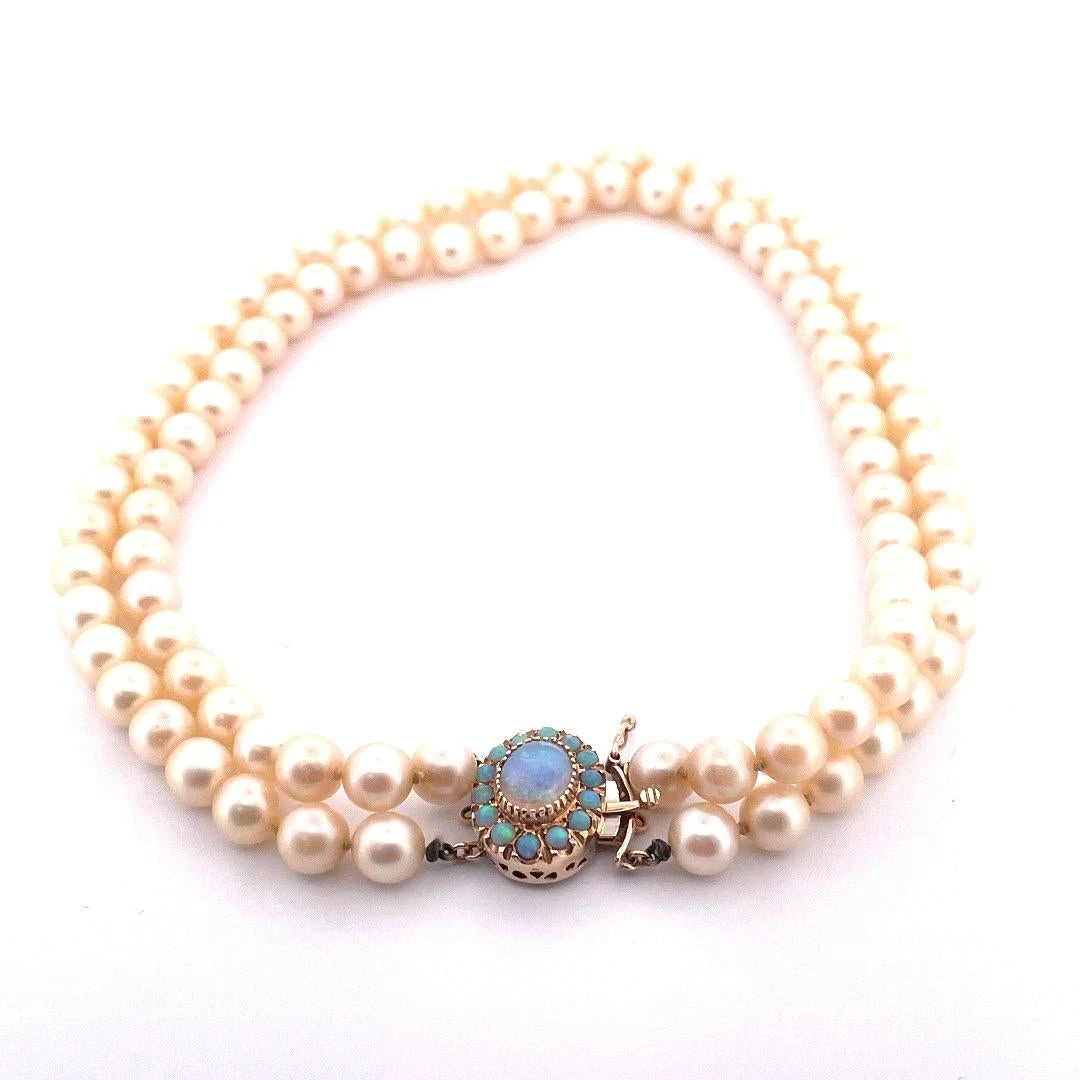 Unknown Elegant 14Karat Yellow Gold Cultured Pearl Necklace With Oval Clasp 4 Unknown Elegant 14Karat Yellow Gold Cultured Pearl Necklace With Oval Clasp – Image 2