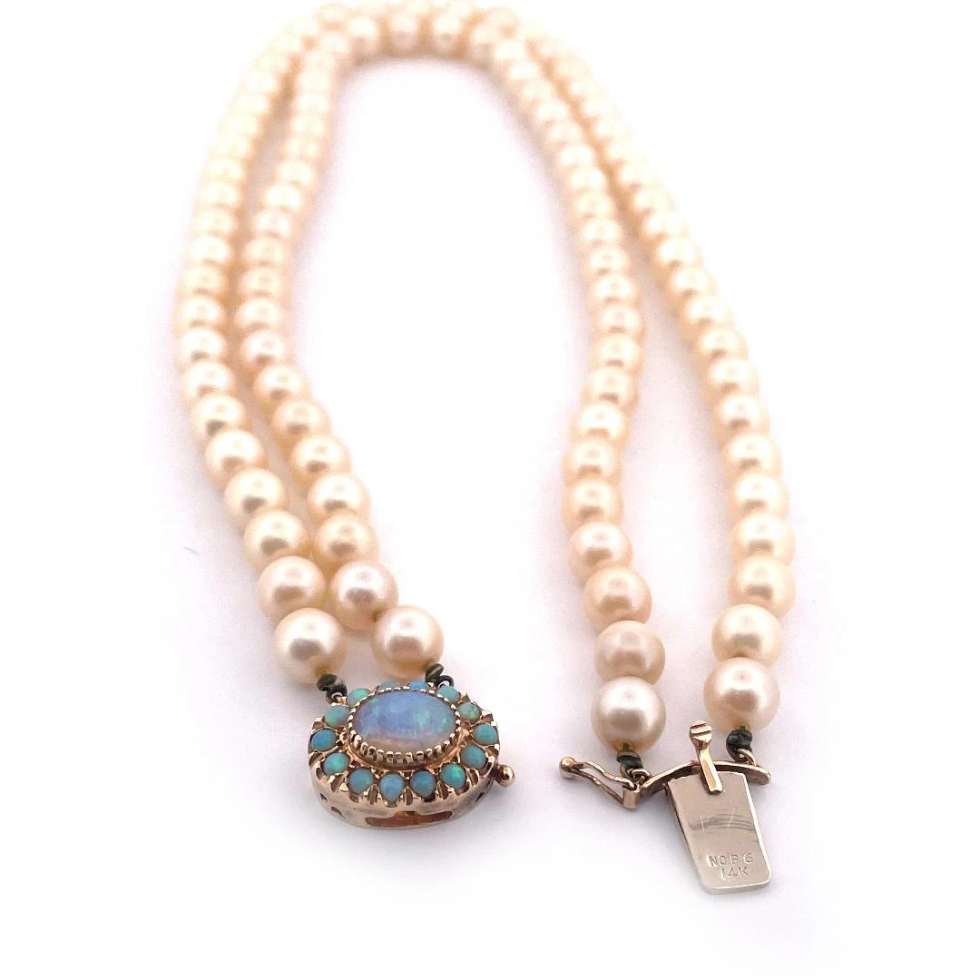 Unknown Elegant 14Karat Yellow Gold Cultured Pearl Necklace With Oval Clasp 6 Unknown Elegant 14Karat Yellow Gold Cultured Pearl Necklace With Oval Clasp – Image 4