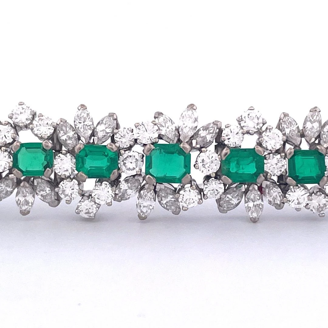 Unknown Exquisite 18K White Gold Bracelet With Emeralds And Diamonds 8 Unknown Exquisite 18K White Gold Bracelet With Emeralds And Diamonds – Image 6