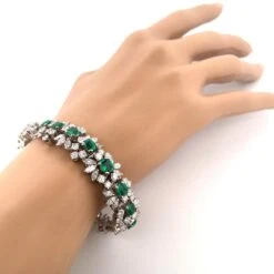 Unknown Exquisite 18K White Gold Bracelet With Emeralds And Diamonds 17 Unknown Exquisite 18K White Gold Bracelet With Emeralds And Diamonds -Mode Bijouterie Magasin 37669 master